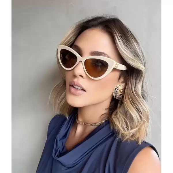 Lentes Cat Eyes MiuMiu - Imagen 4