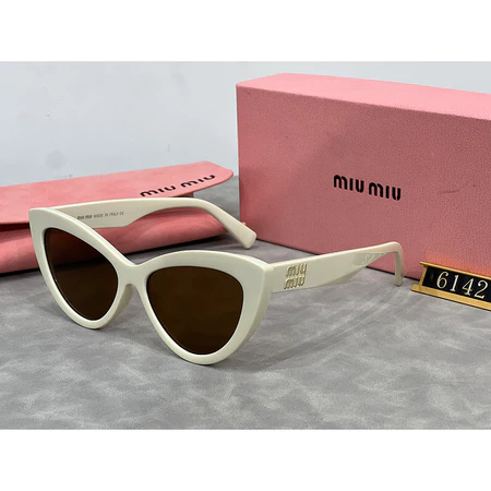 Lentes Cat Eyes MiuMiu - Imagen 2